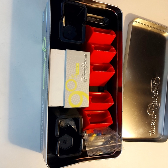 90's Trivia Persuit board game - Picture 3 of 11